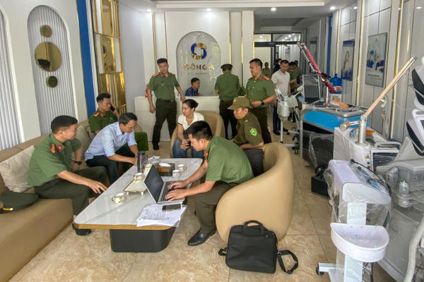 Khởi tố, bắt tạm giam các đối tượng giả danh bác sỹ, chuyên gia tâm lý để lừa đảo Khởi tố, bắt tạm giam các đối tượng giả danh bác sỹ, chuyên gia tâm lý để lừa đảo