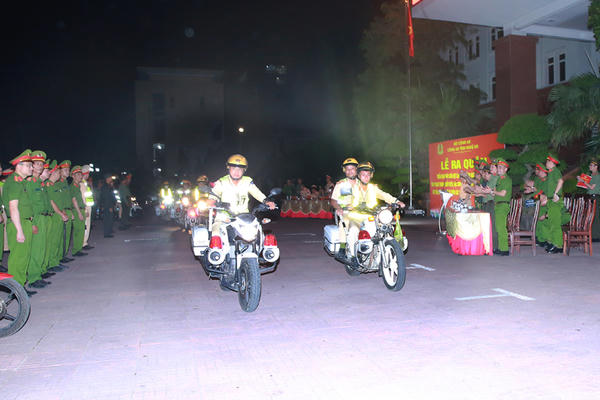 Cao điểm phòng ngừa, xử lý thanh, thiếu niên vi phạm ATGT và gây rối ANTT tại Nghệ An