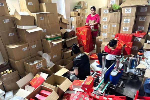 Khởi tố chủ thương hiệu yến chưng Mina Nest, thu giữ hơn 70.000 hũ nghi hàng giả 
