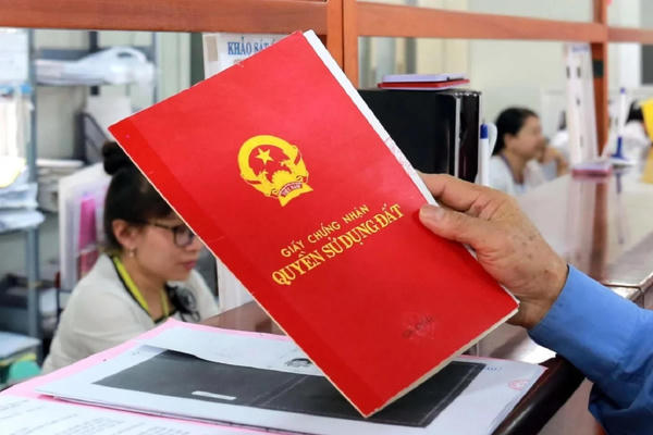 Sổ đỏ đứng tên riêng nhưng không đồng nghĩa đó là tài sản riêng!