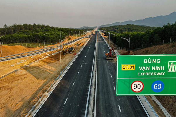 Chấp thuận đề xuất mức phí 13 tuyến cao tốc do Nhà nước đầu tư Chấp thuận đề xuất mức phí 13 tuyến cao tốc do Nhà nước đầu tư