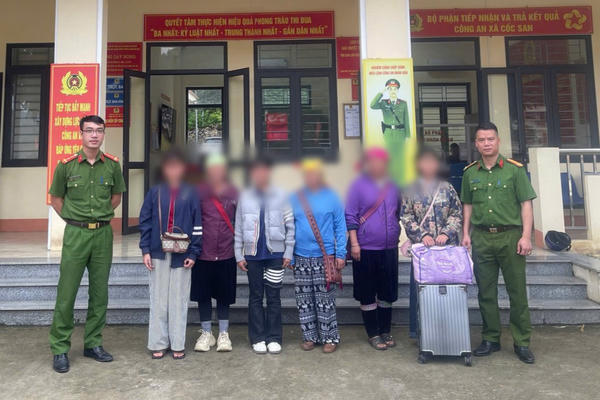Ngăn chặn kịp thời 03 thiếu nữ bị dụ dỗ đi làm việc qua mạng xã hội Ngăn chặn kịp thời 03 thiếu nữ bị dụ dỗ đi làm việc qua mạng xã hội