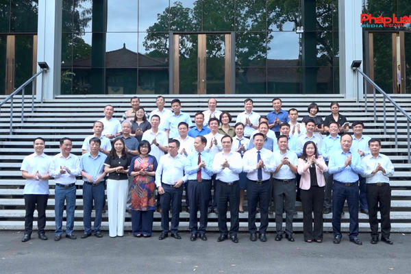 Báo chí đồng hành cùng công cuộc hoàn thiện thể chế, thúc đẩy phát triển đất nước
Báo chí đồng hành cùng công cuộc hoàn thiện thể chế, thúc đẩy phát triển đất nước