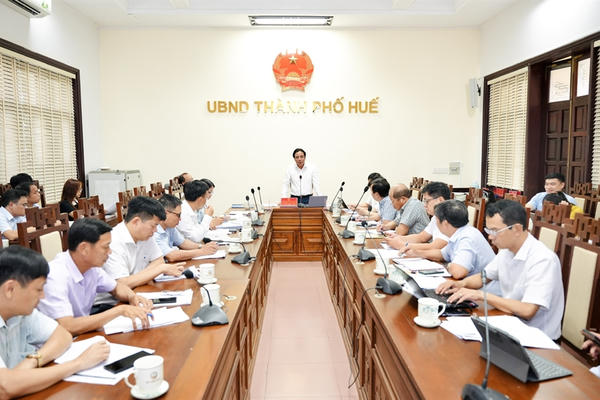 Chủ tịch UBND TP Huế yêu cầu triển khai cơ chế “48 giờ xử lý vướng mắc” cho doanh nghiệp, nhà đầu tư