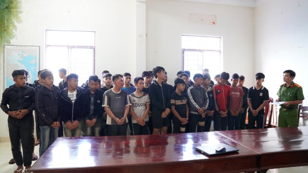 Gia Lai: Triệu tập 39 thanh thiếu niên mang hung khí gây rối trên đường
