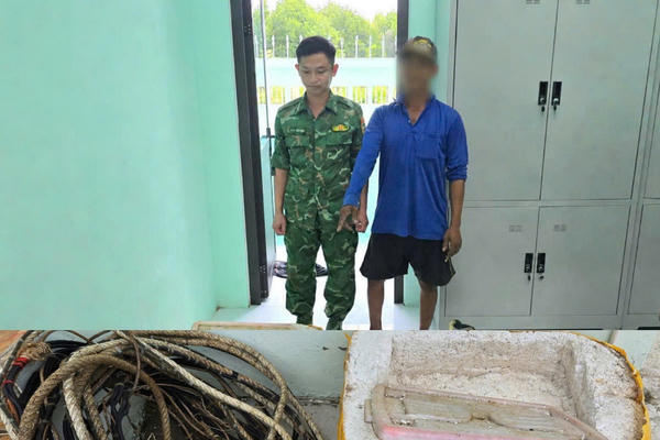 Ngư dân Cà Mau tự nguyện giao nộp công cụ kích điện khai thác thủy sản trái phép