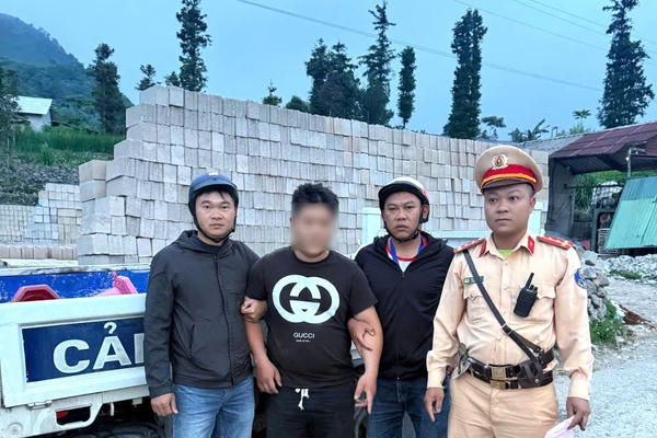 Từ vụ phát hiện vận chuyển pháo lậu đến nghi vấn vi phạm pháp luật khác Từ vụ phát hiện vận chuyển pháo lậu đến nghi vấn vi phạm pháp luật khác