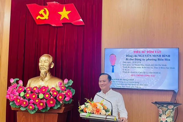 Ông Nguyễn Minh Bình giữ chức Bí thư Đảng ủy phường Biên Hòa Ông Nguyễn Minh Bình giữ chức Bí thư Đảng ủy phường Biên Hòa