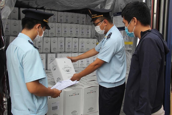 Ngành Hải quan cảnh báo nhóm hàng hóa trọng điểm có nguy cơ gian lận xuất xứ, giả mạo xuất xứ và chuyển tải bất hợp pháp