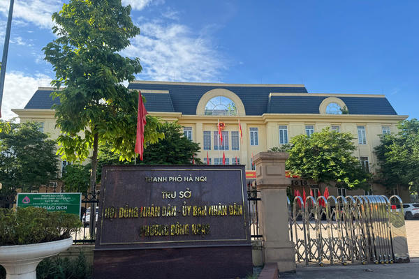 Bí thư phường Đông Ngạc chỉ đạo kiểm tra công trình xây dựng trái phép trên đất dự án 