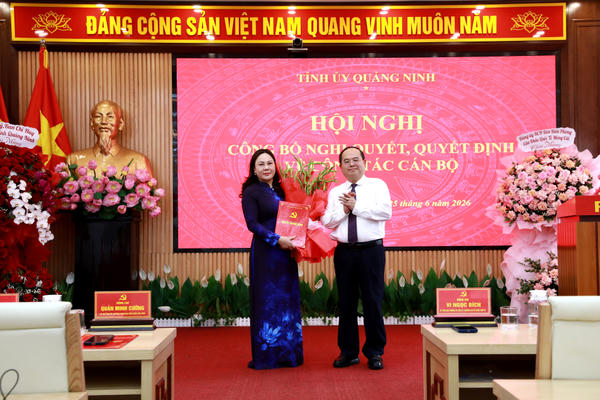 Quảng Ninh công bố các quyết định về công tác cán bộ