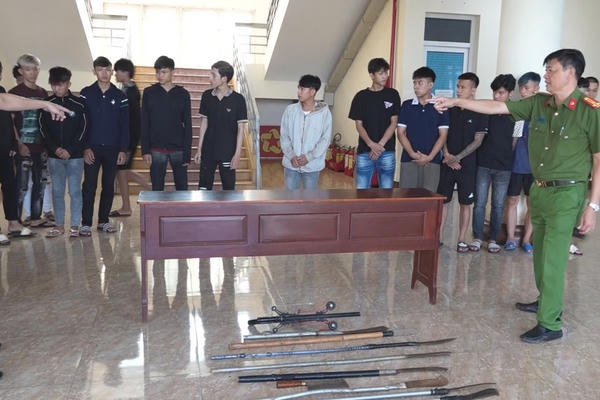 Mang dao, nỏ bắn đạn bi hỗn chiến trong đêm, 9 đối tượng ở Đắk Lắk bị bắt khẩn cấp