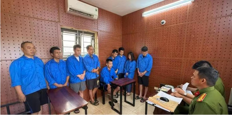 Đắk Lắk: Triệt phá đường dây cá độ bóng đá hơn 10 tỉ đồng mùa World Cup 2026
Đắk Lắk: Triệt phá đường dây cá độ bóng đá hơn 10 tỉ đồng mùa World Cup 2026