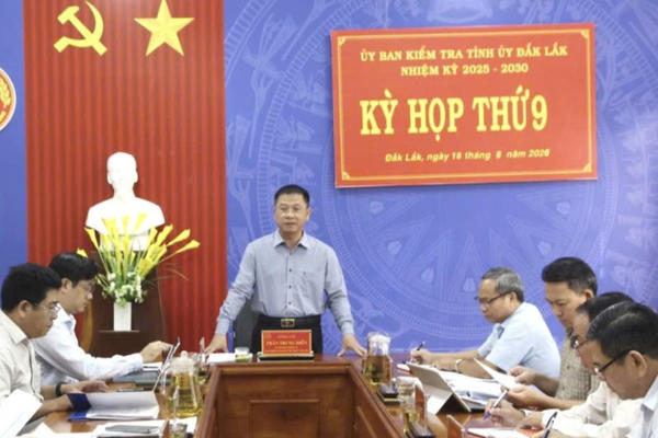 Phó Giám đốc Công ty CP Mía đường Đắk Lắk cùng hai cán bộ bị khai trừ khỏi Đảng Phó Giám đốc Công ty CP Mía đường Đắk Lắk cùng hai cán bộ bị khai trừ khỏi Đảng