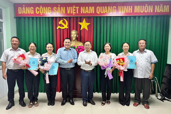 Nhà Văn hóa Thanh Thiếu nhi thành phố Đồng Nai công bố, trao quyết định bổ nhiệm lãnh đạo cấp phòng