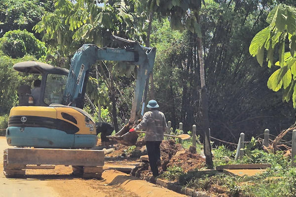 Sau phản ánh của Báo Pháp luật Việt Nam, tình trạng ô nhiễm môi trường tại dự án thi công công trình chống sạt lở đồi Vi Ba được khắc phục