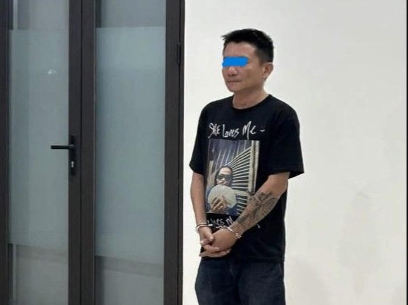 Tạm giữ khẩn cấp người đàn ông say rượu lái ô tô tông phá tài sản, gây rối phố đêm TP Đà Nẵng
