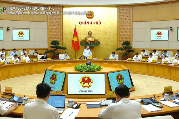 Không đẩy khó khăn cho người dân, doanh nghiệp trong thiết kế chính sách và xây dựng pháp luật Không đẩy khó khăn cho người dân, doanh nghiệp trong thiết kế chính sách và xây dựng pháp luật