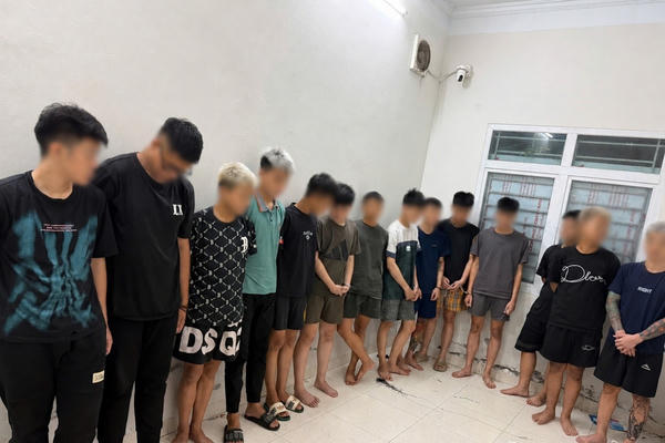 Bắt giữ nhóm thanh thiếu niên mang hung khí đánh nhau, gây rối trật tự công cộng