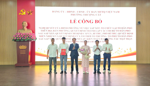 Phường Thượng Cát (Hà Nội) công bố các nghị quyết, quyết định về sắp xếp, tổ chức lại tổ dân phố
