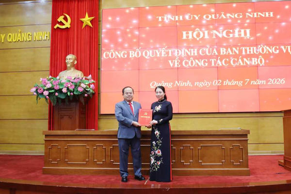 Giám đốc Sở GD&ĐT Quảng Ninh làm Bí thư phường Hồng Gai