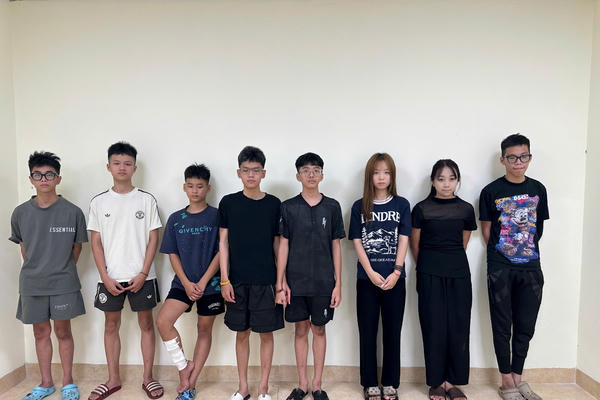 Công an Hà Nội làm rõ 2 nhóm "quái xế" điều khiển xe máy náo loạn đường phố lúc rạng sáng