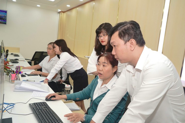 Chính phủ yêu cầu tiếp tục cắt giảm, đơn giản hóa thủ tục hành chính
