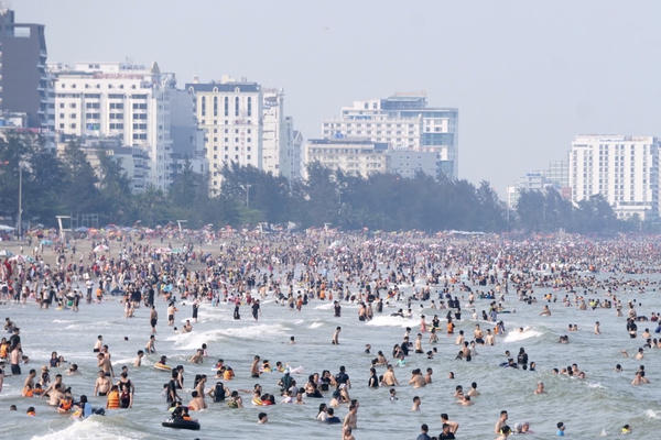 Thí điểm nhiều sản phẩm du lịch biển mới tại Thanh Hóa trong năm 2026