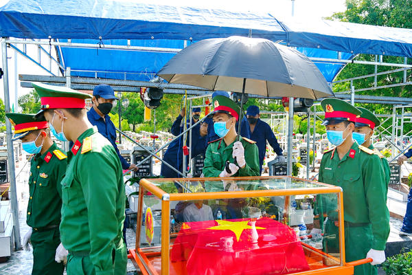 Cà Mau khai quật 263 mộ liệt sĩ: Hành trình “tìm lại tên cho các anh” Cà Mau khai quật 263 mộ liệt sĩ: Hành trình “tìm lại tên cho các anh”