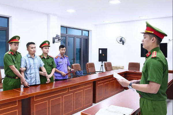 Giáo viên Trường THPT Chuyên Tuyên Quang bị giữ khẩn cấp liên quan nghi vấn điểm thi môn Toán