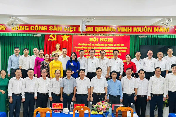 Phường Long Hưng công bố các nghị quyết, quyết định về sắp xếp khu phố và kiện toàn tổ chức ở cơ sở
Phường Long Hưng công bố các nghị quyết, quyết định về sắp xếp khu phố và kiện toàn tổ chức ở cơ sở