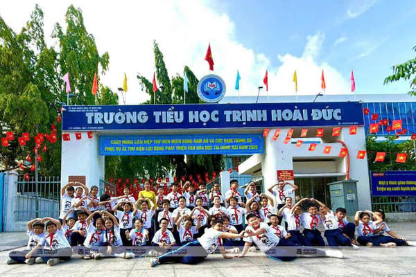 Trở về mái trường xưa Trịnh Hoài Đức: Nơi lưu giữ miền ký ức tươi đẹp! Trở về mái trường xưa Trịnh Hoài Đức: Nơi lưu giữ miền ký ức tươi đẹp!