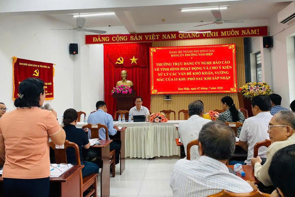 Thường trực Đảng ủy phường Tam Hiệp làm việc với cấp ủy các chi bộ khu phố sau sắp xếp, sáp nhập
Thường trực Đảng ủy phường Tam Hiệp làm việc với cấp ủy các chi bộ khu phố sau sắp xếp, sáp nhập