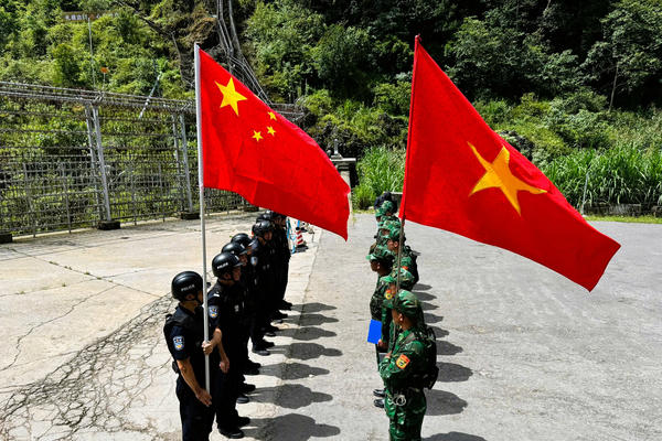 Phối hợp thực thi pháp luật về bảo vệ biên giới Việt Nam - Trung Quốc 