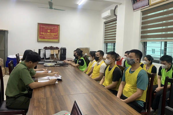 Khởi tố 42 bị can trong đường dây mua bán hơn 5.000 tài khoản ngân hàng, mở rộng điều tra hệ sinh thái cờ bạc OKWIN Khởi tố 42 bị can trong đường dây mua bán hơn 5.000 tài khoản ngân hàng, mở rộng điều tra hệ sinh thái cờ bạc OKWIN
