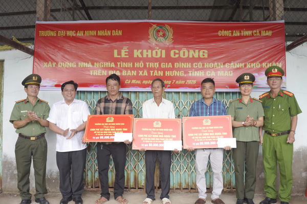 Công an tỉnh Cà Mau phối hợp Trường Đại học An ninh nhân dân khởi công xây dựng 3 căn nhà tình nghĩa Công an tỉnh Cà Mau phối hợp Trường Đại học An ninh nhân dân khởi công xây dựng 3 căn nhà tình nghĩa