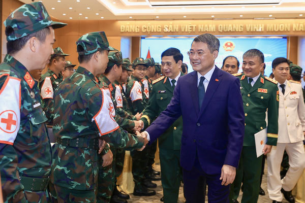 Thủ tướng Lê Minh Hưng: “Giữa đổ nát, Việt Nam mang đến hy vọng; giữa nỗi đau, Việt Nam mang đến nghĩa tình" Thủ tướng Lê Minh Hưng: “Giữa đổ nát, Việt Nam mang đến hy vọng; giữa nỗi đau, Việt Nam mang đến nghĩa tình"