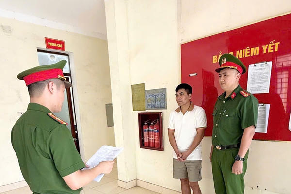 Khởi tố, bắt giam kẻ dùng mạng xã hội để ép doanh nghiệp chi hơn 120 triệu đồng