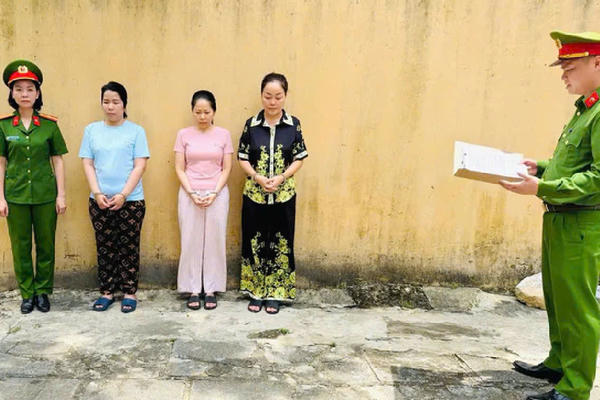 Điểm tin Pháp luật 14/07: Khởi tố thêm 4 bị can trong vụ buôn lậu 28.000 viên kim cương Điểm tin Pháp luật 14/07: Khởi tố thêm 4 bị can trong vụ buôn lậu 28.000 viên kim cương