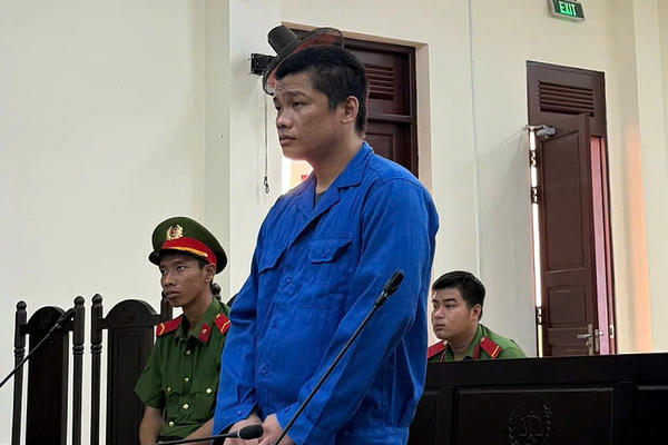 Tuyên án 3 năm tù người cha bạo hành con đẻ, ép 3 con nghỉ học bán vé số Tuyên án 3 năm tù người cha bạo hành con đẻ, ép 3 con nghỉ học bán vé số