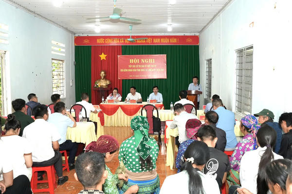 Trưởng ban Nội chính Tỉnh ủy Tuyên Quang tiếp xúc cử tri tại xã biên giới Sơn Vĩ