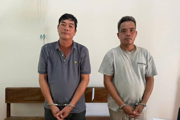 Gia Lai: Khởi tố 2 đối tượng lừa bán kỳ nam giả, chiếm đoạt 300 triệu đồng Gia Lai: Khởi tố 2 đối tượng lừa bán kỳ nam giả, chiếm đoạt 300 triệu đồng