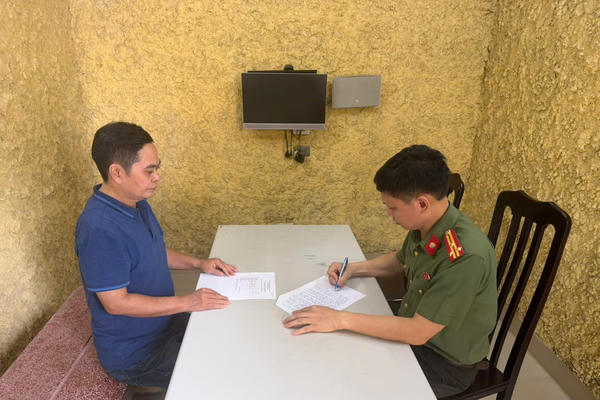 Khởi tố, bắt tạm giam Giám đốc, Tổng biên tập và Trưởng ban biên tập NXB Hội nhà văn