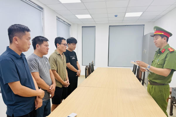 Khởi tố, bắt tạm giam 04 đối tượng tổ chức đánh bạc và đánh bạc lên đến hơn 22 tỷ đồng
Khởi tố, bắt tạm giam 04 đối tượng tổ chức đánh bạc và đánh bạc lên đến hơn 22 tỷ đồng