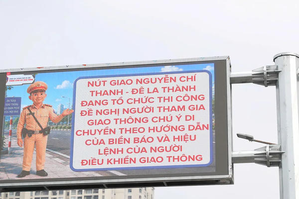 Hà Nội chính thức vận hành 36 màn hình LED cảnh báo giao thông và cập nhật tình trạng ùn tắc, ngập úng Hà Nội chính thức vận hành 36 màn hình LED cảnh báo giao thông và cập nhật tình trạng ùn tắc, ngập úng