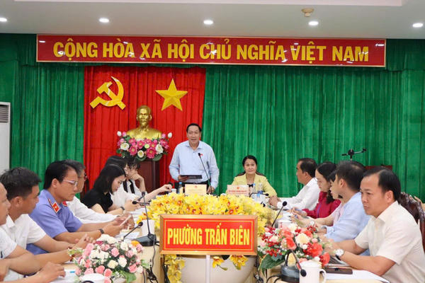 Đoàn đại biểu Quốc hội thành phố Đồng Nai khảo sát công tác giải quyết khiếu nại, tố cáo tại phường Trấn Biên Đoàn đại biểu Quốc hội thành phố Đồng Nai khảo sát công tác giải quyết khiếu nại, tố cáo tại phường Trấn Biên