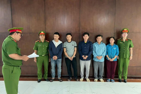 Khởi tố 5 bị can trong đường dây sản xuất phụ gia thực phẩm giả, thu giữ hàng trăm kg bột ngọt, hạt nêm