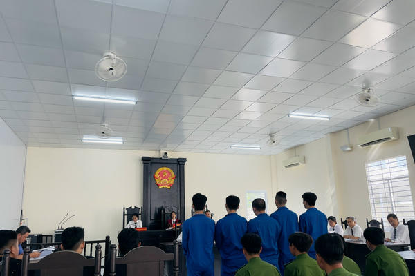 Điều còn lại sau hai phiên tòa