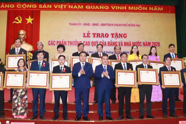 Đồng Nai trao tặng các phần thưởng cao quý của Đảng và Nhà nước cho 365 tập thể, cá nhân  
