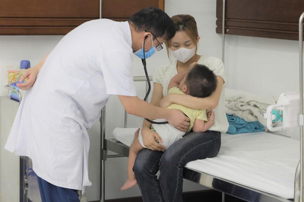 Bác sĩ khuyến cáo Adenovirus có thể gây biến chứng nặng ở trẻ nhỏ nếu phát hiện muộn